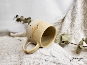 Skodelica M - Beige s pikami