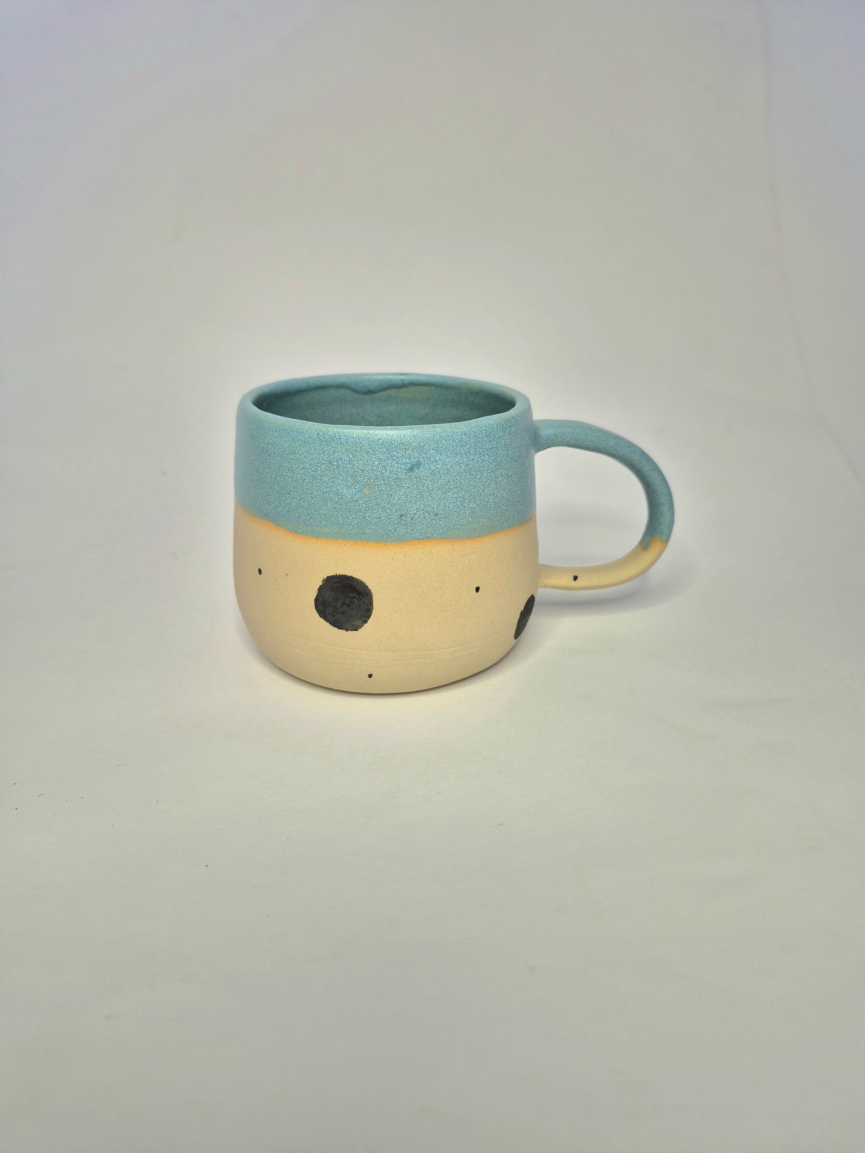 Skodelica XL+ - Ice blue s pikicami