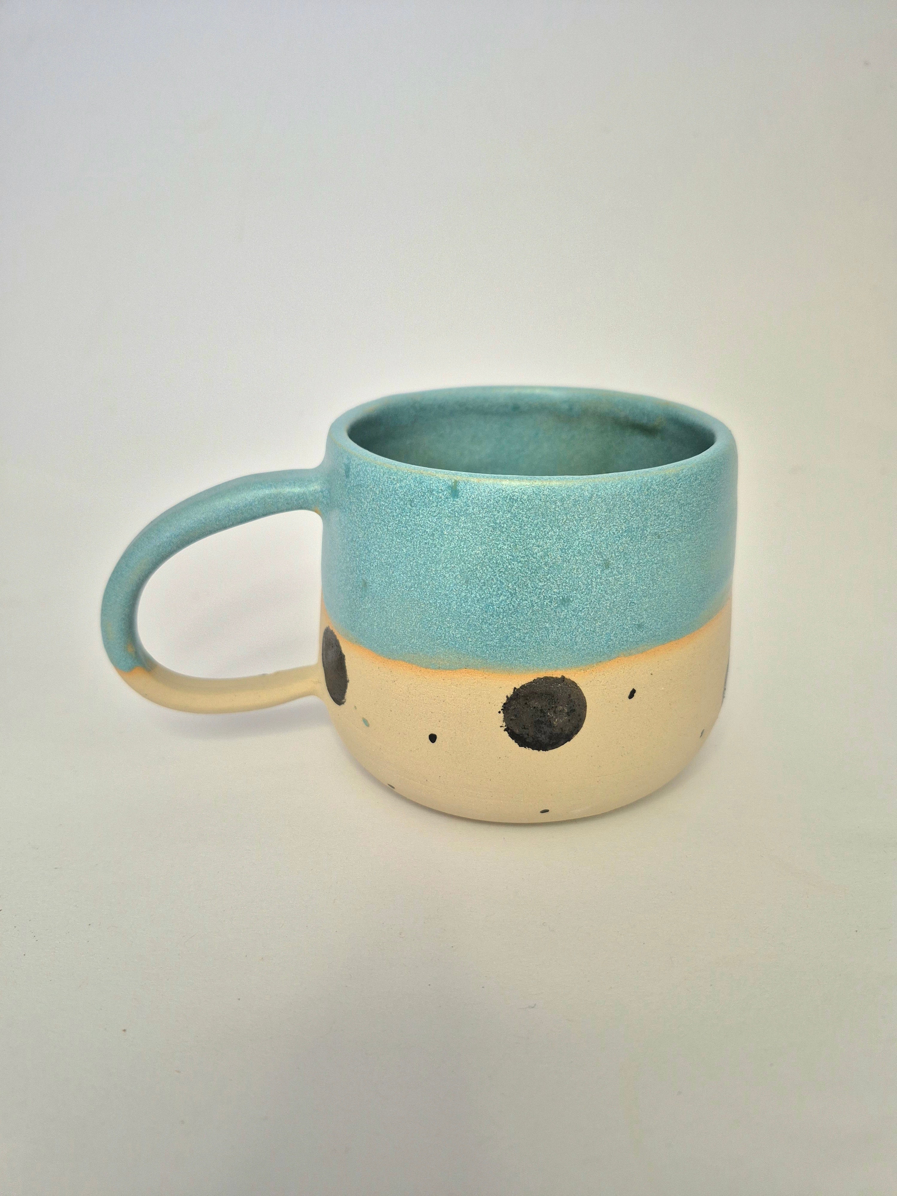 Skodelica XL+ - Ice blue s pikicami