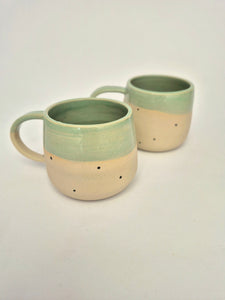 Skodelica L - Soft green s pikicami