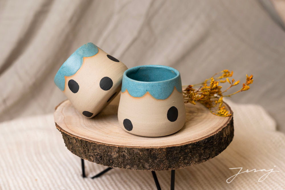 Skodelica L - Ice blue cloudy s pikami