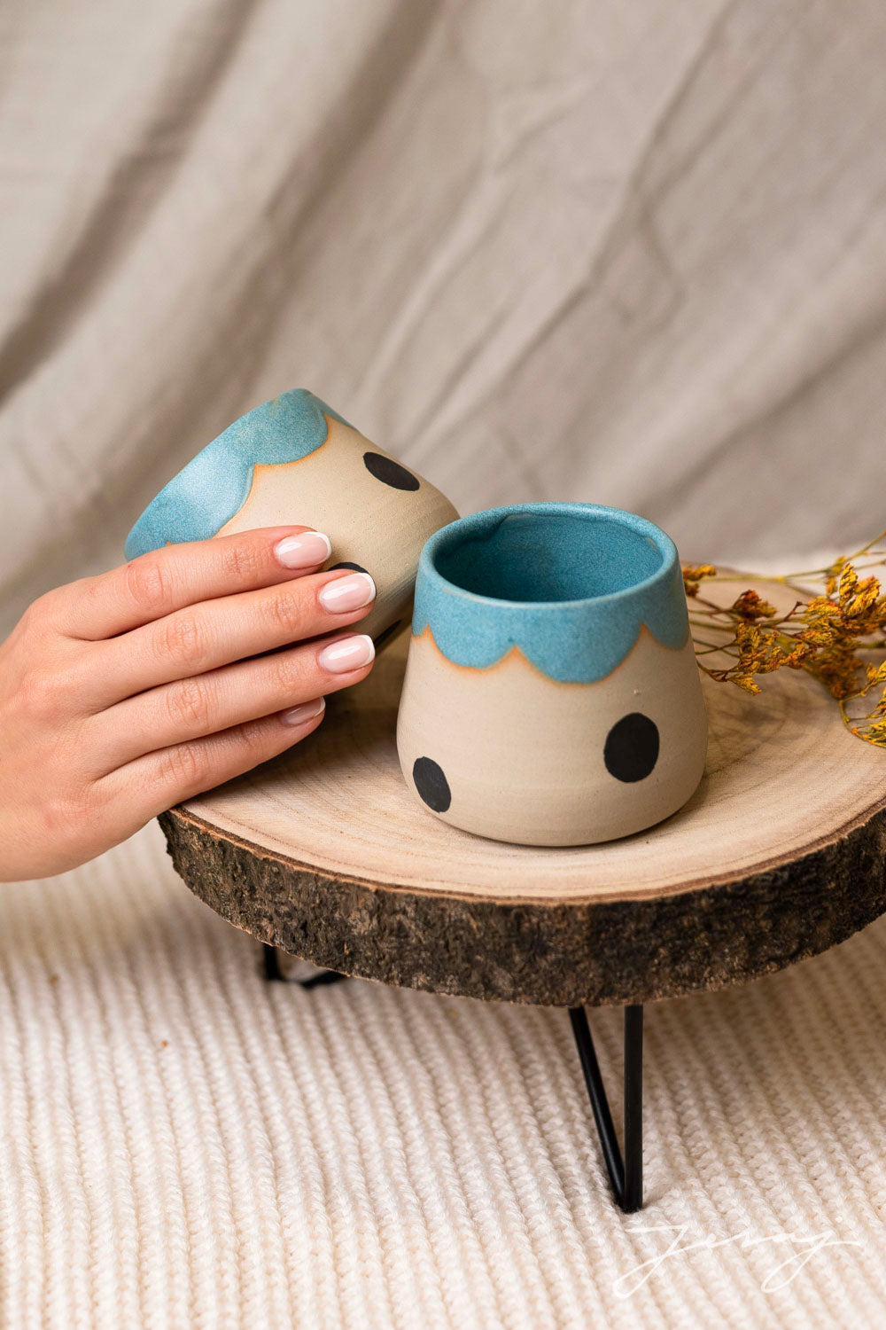 Skodelica L - Ice blue cloudy s pikami