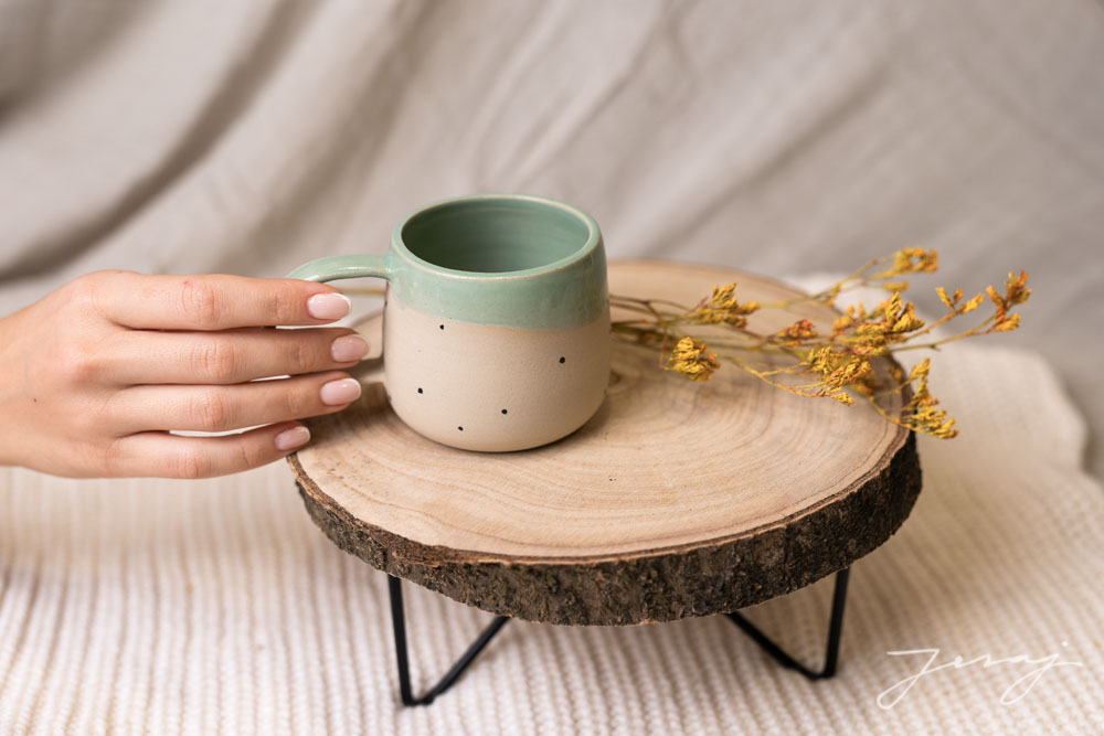 Skodelica L - Soft green s pikicami