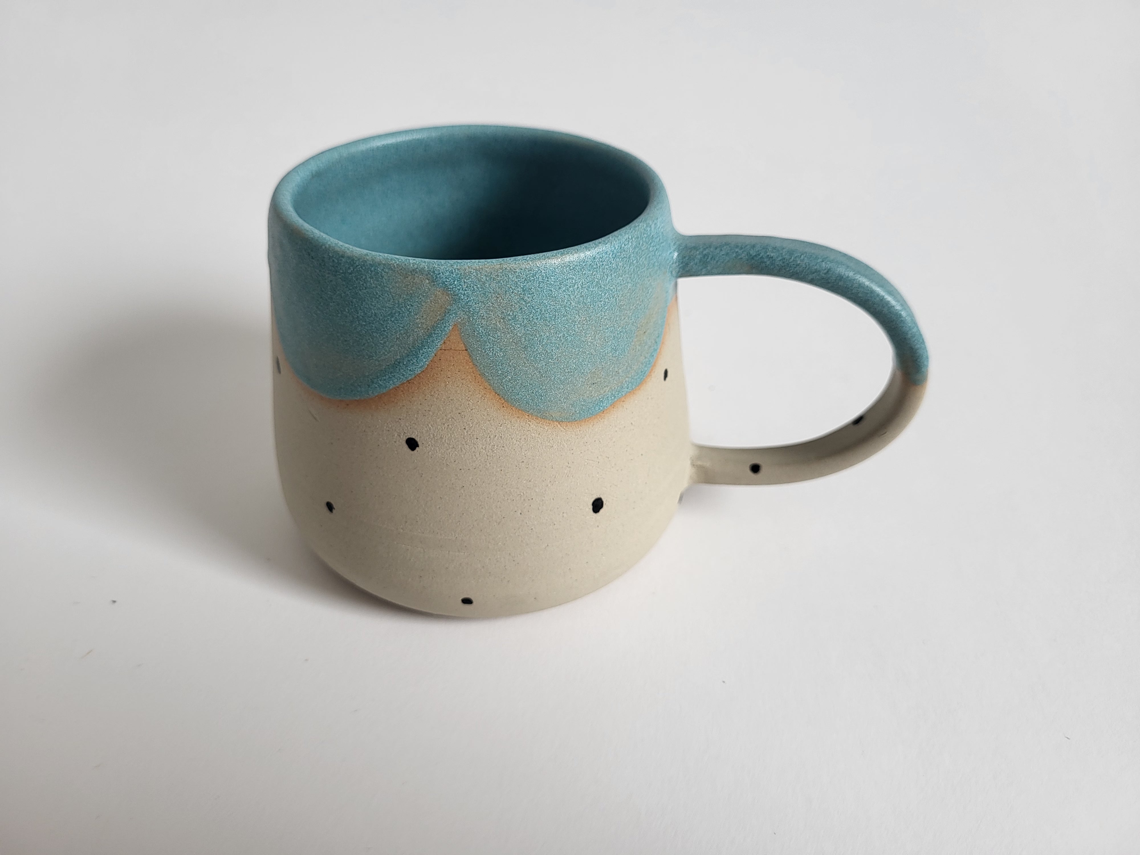 Skodelica L - Ice blue s pikicami
