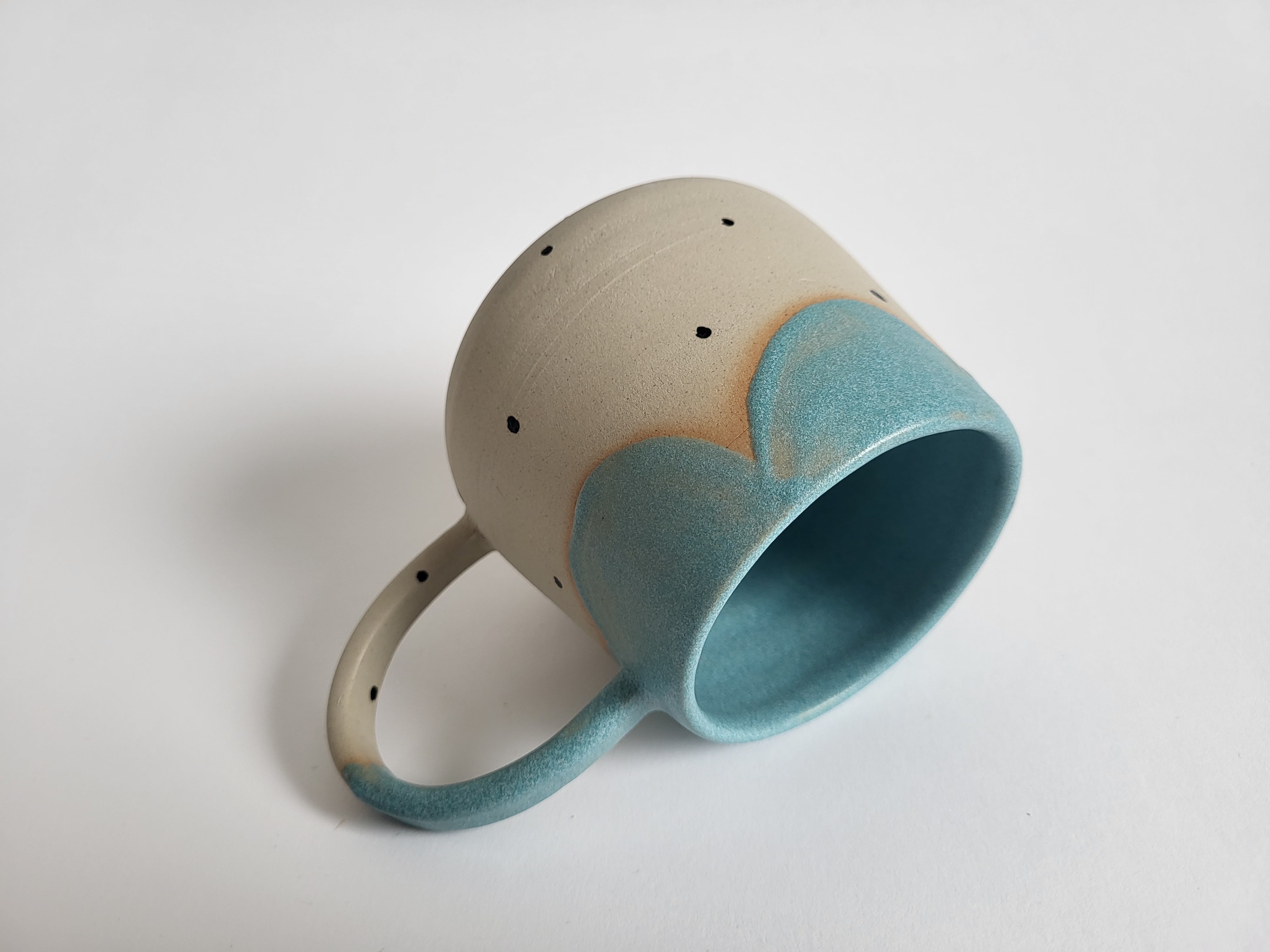 Skodelica L - Ice blue s pikicami